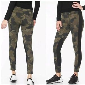 ATHLETA Essex Hybrid‎ Camo Tight Size XS Jogger Leggings Sporty Athlete Gorpcore